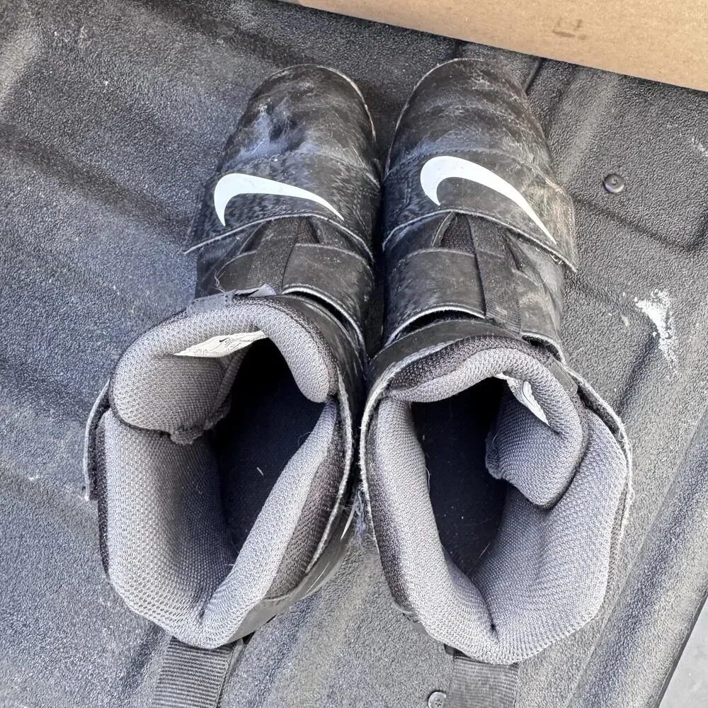 NIKE Force Savage Shark 2 Football Cleats Youth 5.5Y Black White AQ7723-001‎